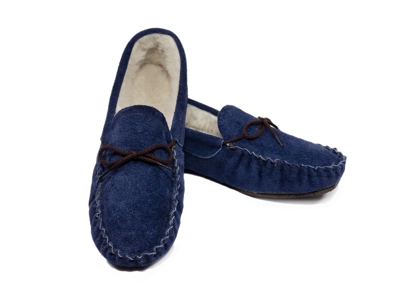 Babucha mocasín de serraje forrado y con suela para hombre