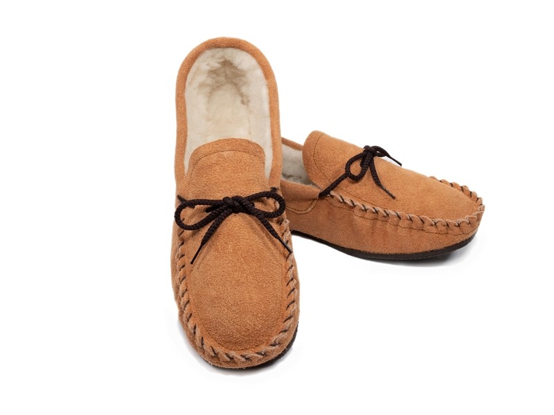 Babucha mocasín de serraje forrado y con suela para hombre